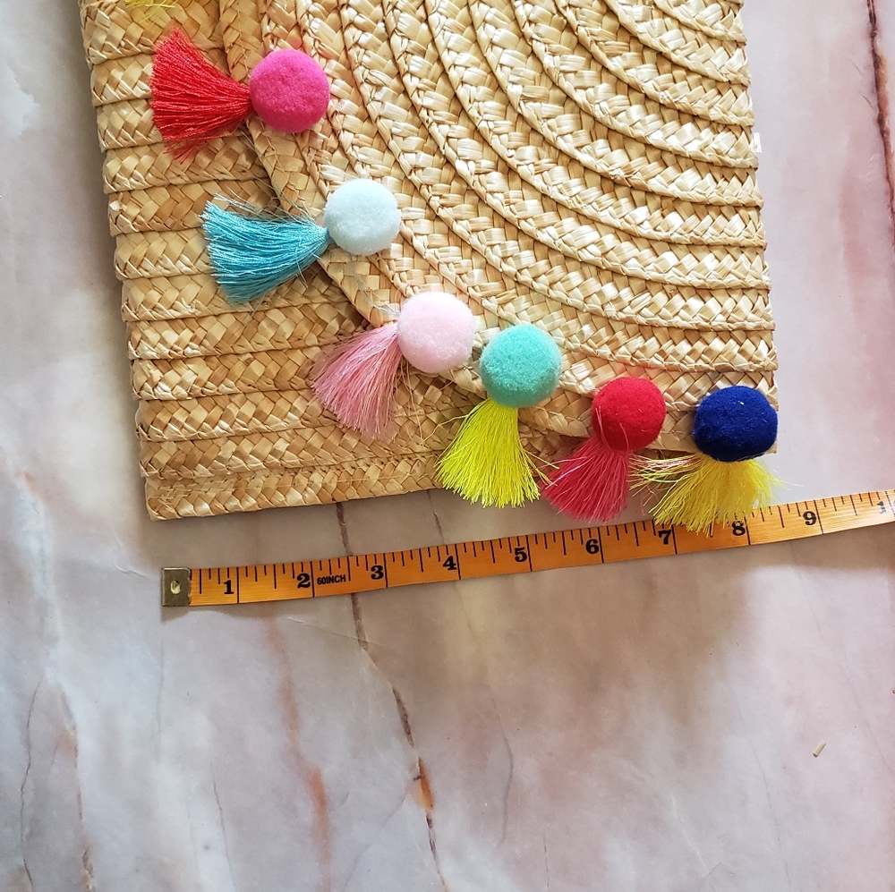 🆕️ Straw Pom Pom Clutch - Picture 8 of 8